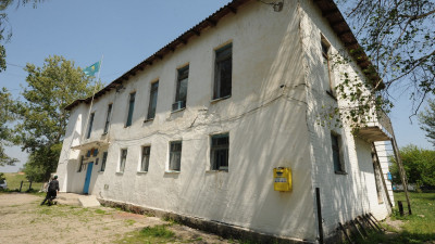 Ұлы жазушы туған ауылдың Мәдениет үйі мал қораға айналған
