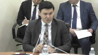 Министрлік машина-трактор паркінің тозуына қатысты не істеді?