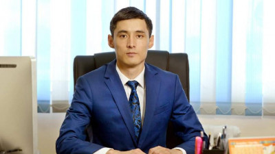 Қазақ тілінің тағдырын қаржы мен сауатты жастар шешеді - Жұмабекұлы