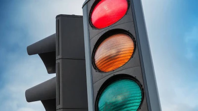 Полиция бағдаршамның сары түсіне қатысты ескерту жасады