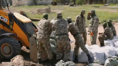 Атырауда әскери міндетті азаматтар жаға бекіту жұмыстарына жұмылдырылды