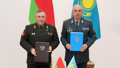 Қазақстан мен Беларусь қорғаныс министрлері әскери ынтымақтастықты талқылады