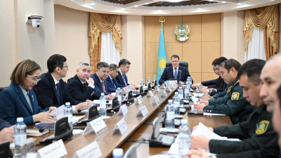 Сенатта биологиялық қауіпсіздіктің қазіргі жағдайы мен болашағы талқыланды
