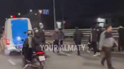 Алматыда мопед жүргізушісі екі адамның өмірін қиды