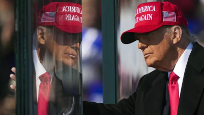 Трамптың артында кім тұр