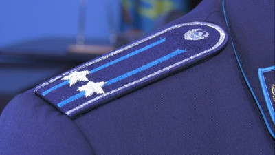 Алматыда жер алып беремін деп, жер сипатып кеткен әйел қолға түсті