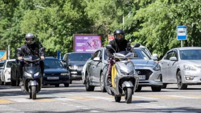 Алматыда мопед жүргізушілері бір айда 2600 рет жол ережесін бұзған
