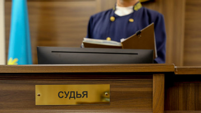 Іссапар мен жалақыға бөлінген 50 млн теңгені иемденген есепшіге сот үкімі шықты